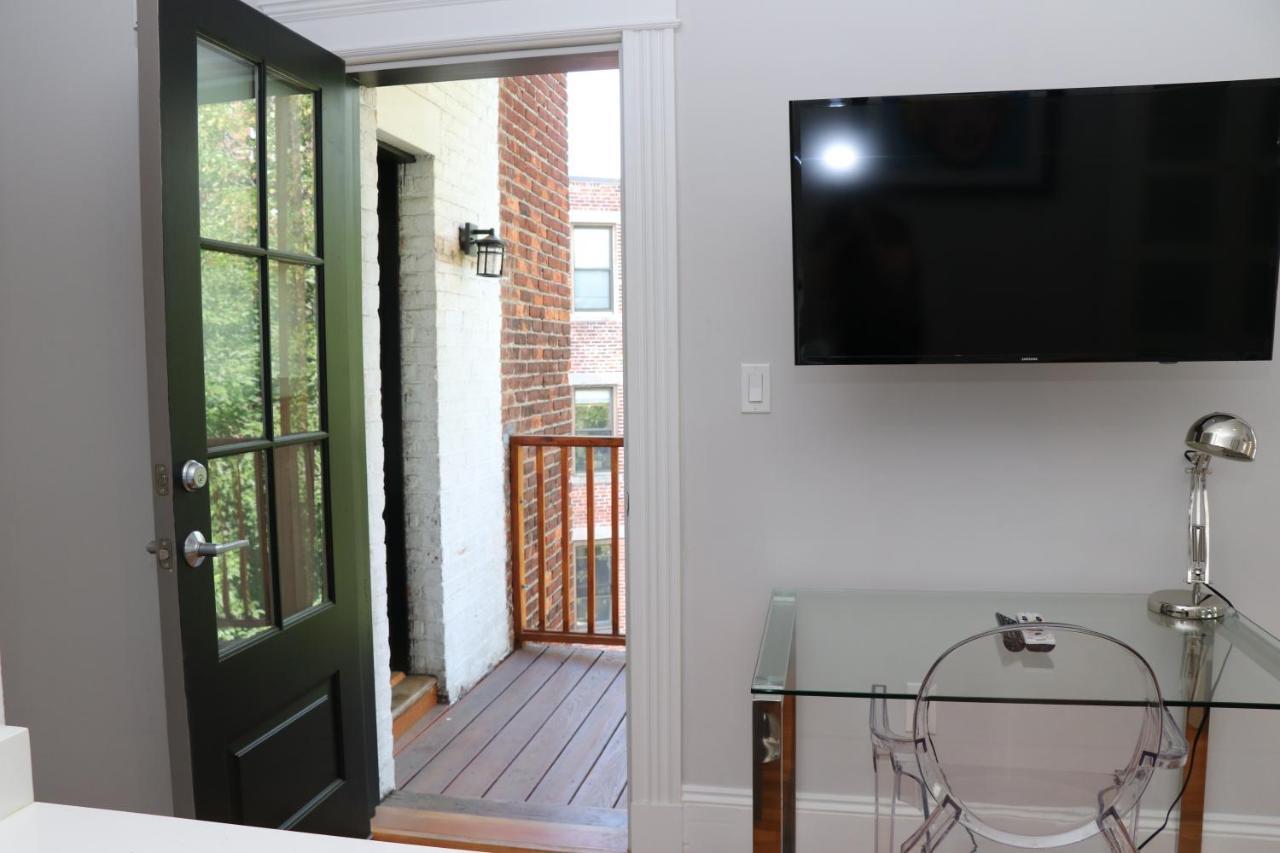 A Stylish Stay W/ A Queen Bed, Heated Floors.. #34 Brookline Kültér fotó